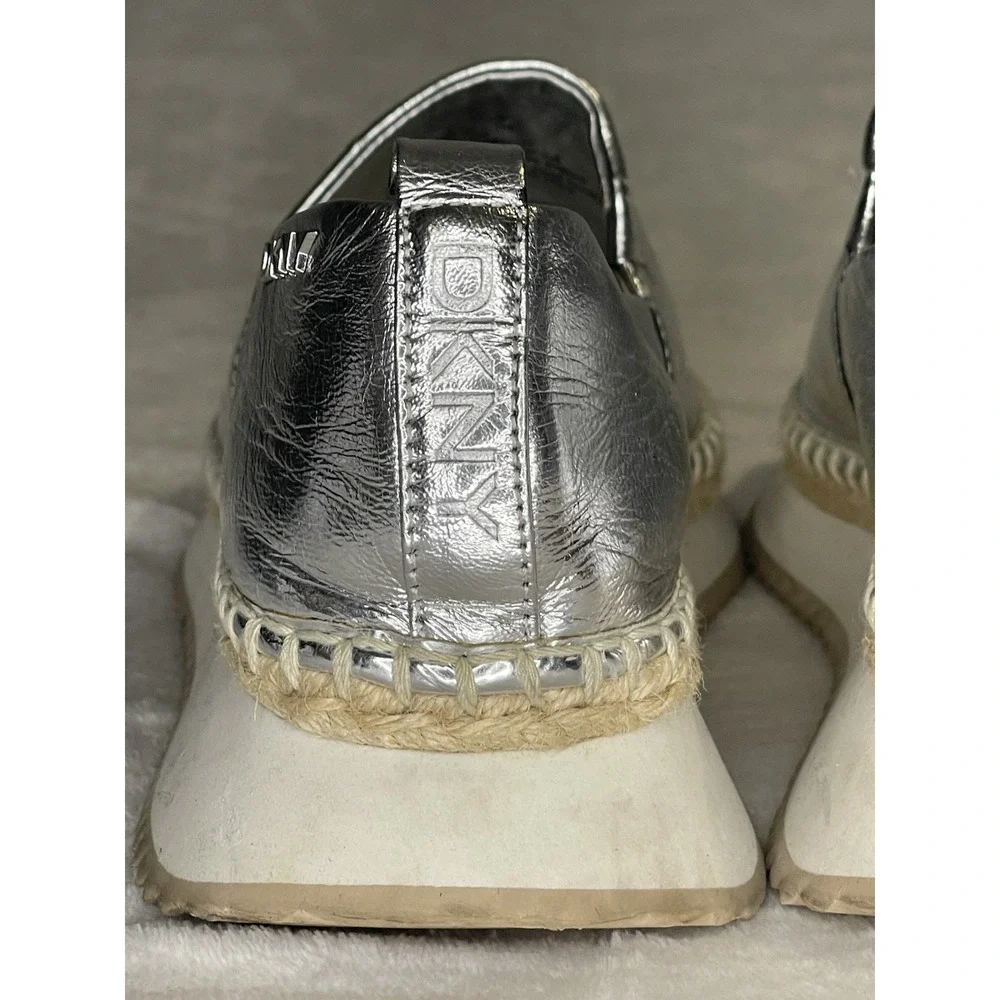 DKNY Orza Open Toe Wedge Size 9.5 Silver Platform Espadrille Sneaker Peep Toe